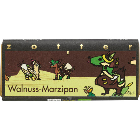 Tafel Walnuss-Marzipan Schokolade, verpackt in einer eleganten Hülle mit ansprechendem Design, zeigt eine Mischung aus cremigem Marzipan und knackigen Walnussstücken, umhüllt von zarter Schokolade.