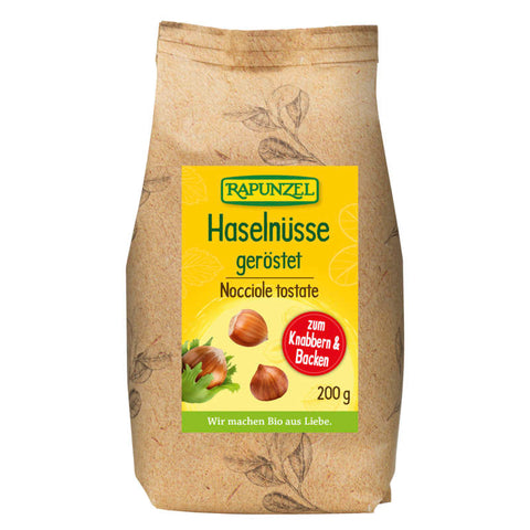 Geröstete Haselnüsse in einer Schale – knackige, goldbraune Nüsse, die perfekt als Snack oder zum Backen geeignet sind.